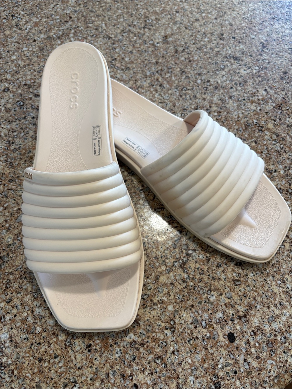 CROCS Women's Ribbed Cream Colored Slide Mules - Women’s 11